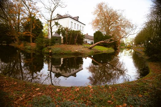 Deze 8 plekken voor lunch aan het water in Limburg wil je meteen bewaren